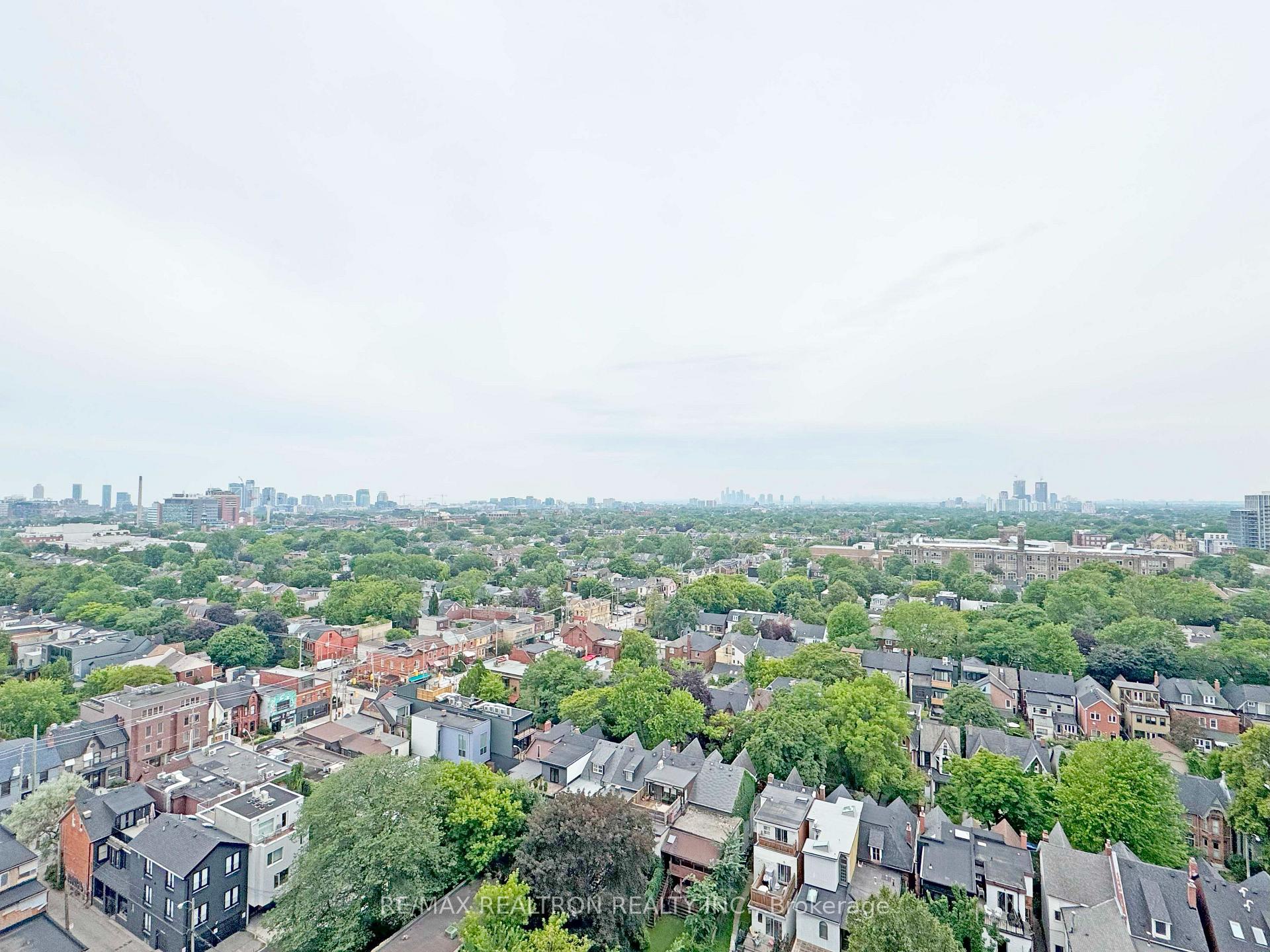 Photo 23 of Unit 2402, 666 Spadina Avenue, Toronto, University — HOMEH