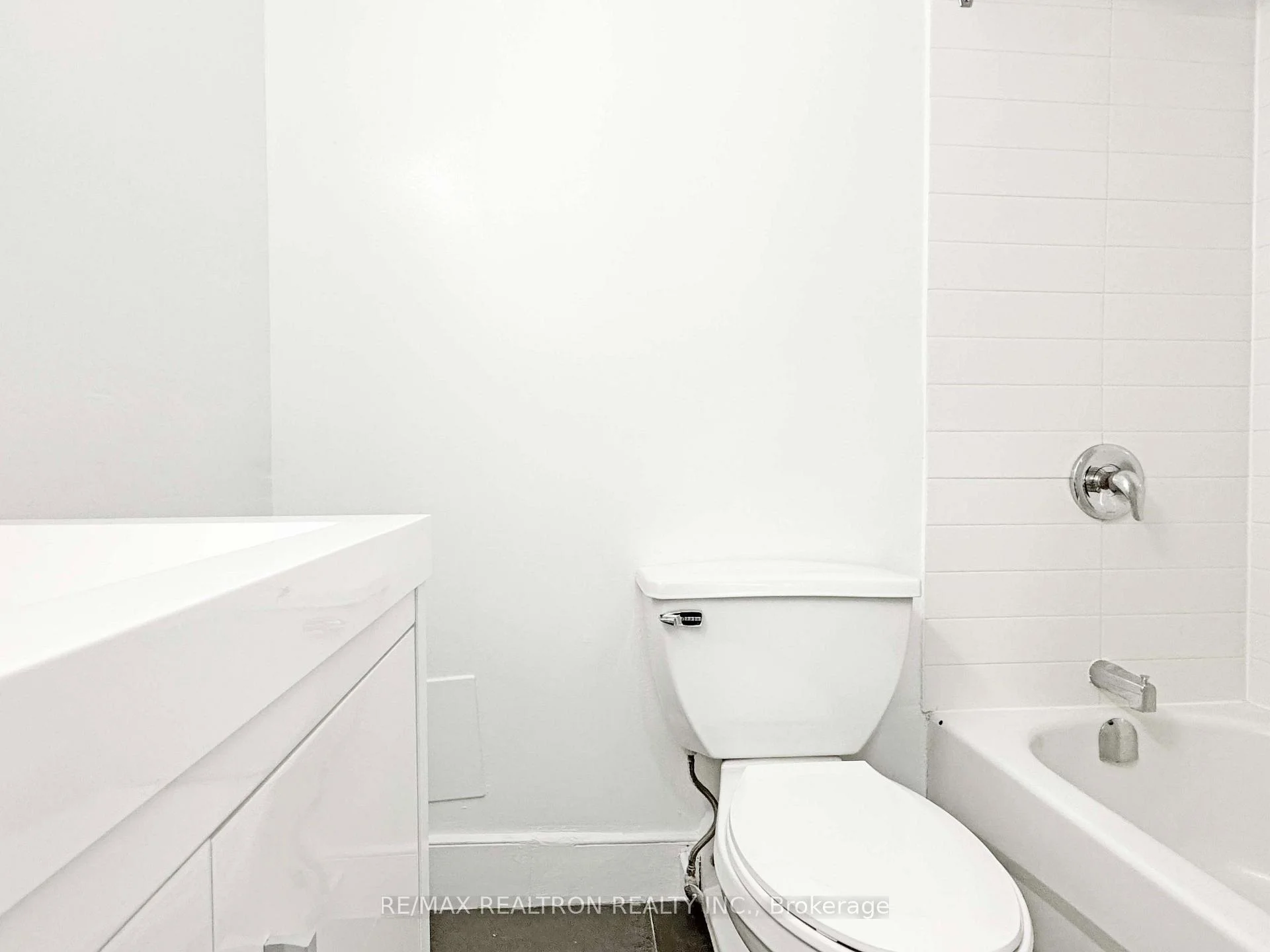 Photo 30 of Unit 2402, 666 Spadina Avenue, Toronto, University — HOMEH