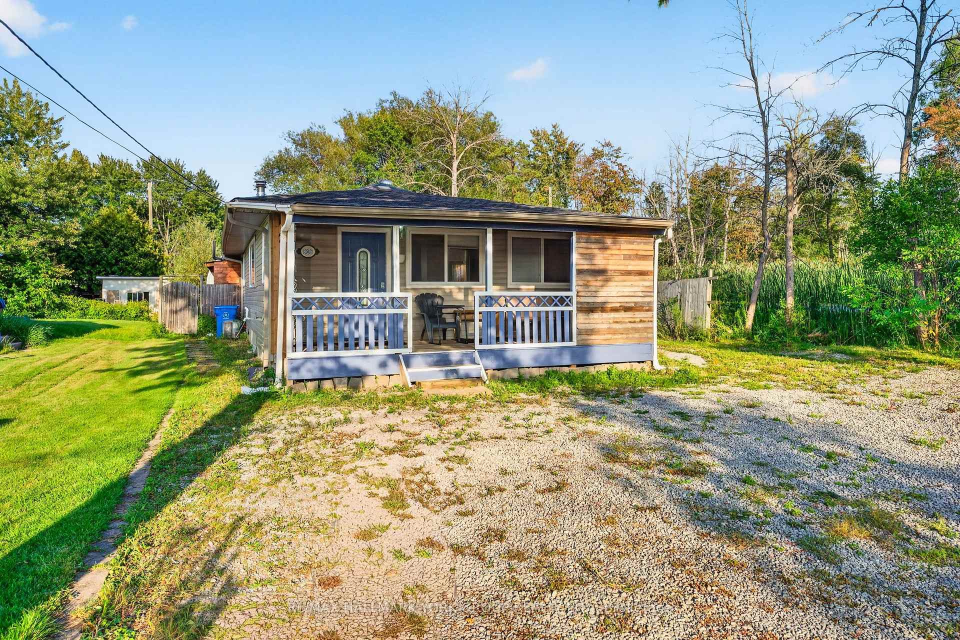 Photo 4 of 815 Lagoon Drive, Georgina, Historic Lakeshore Communities — HOMEH