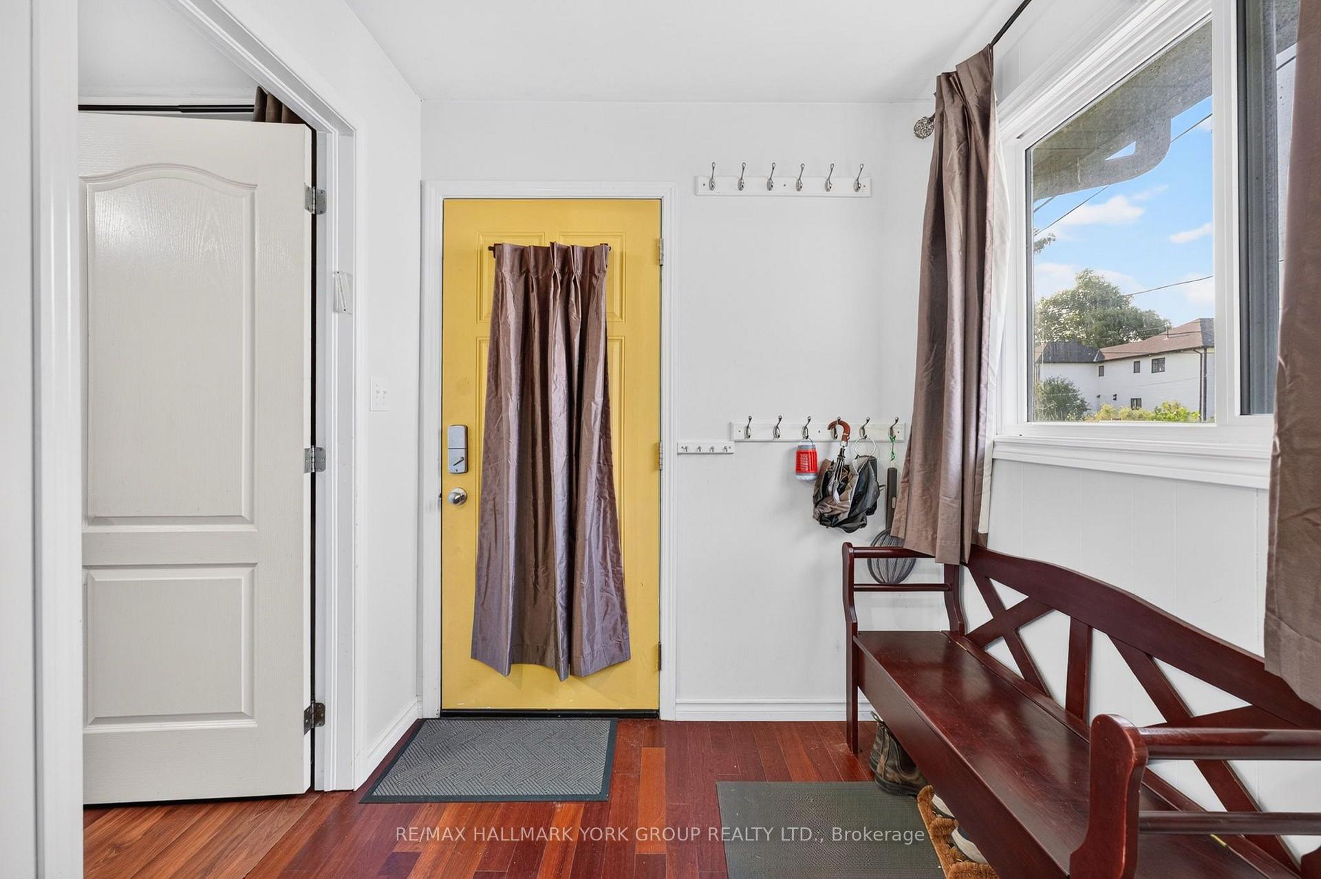 Photo 7 of 815 Lagoon Drive, Georgina, Historic Lakeshore Communities — HOMEH