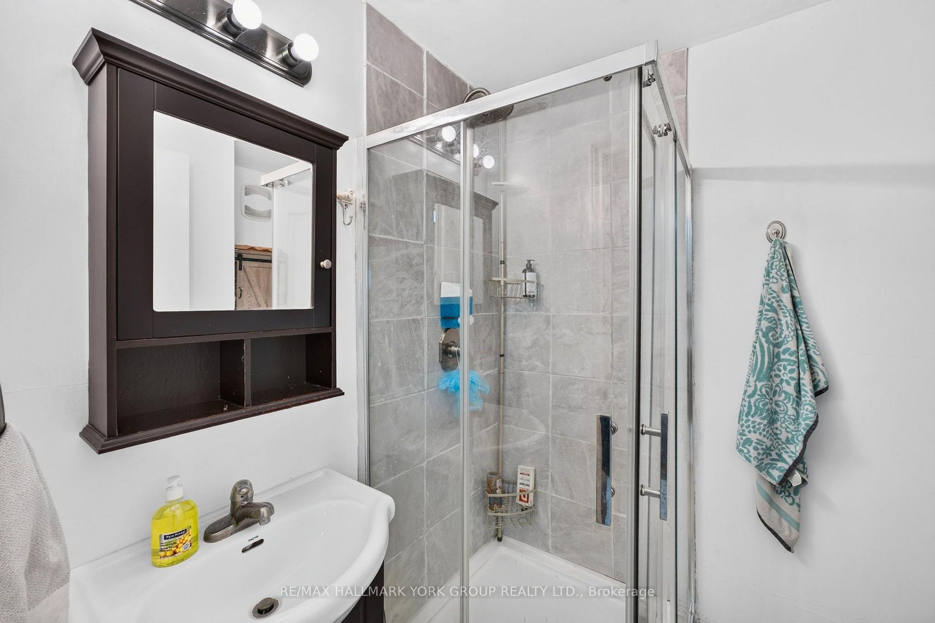 Photo 16 of 815 Lagoon Drive, Georgina, Historic Lakeshore Communities — HOMEH