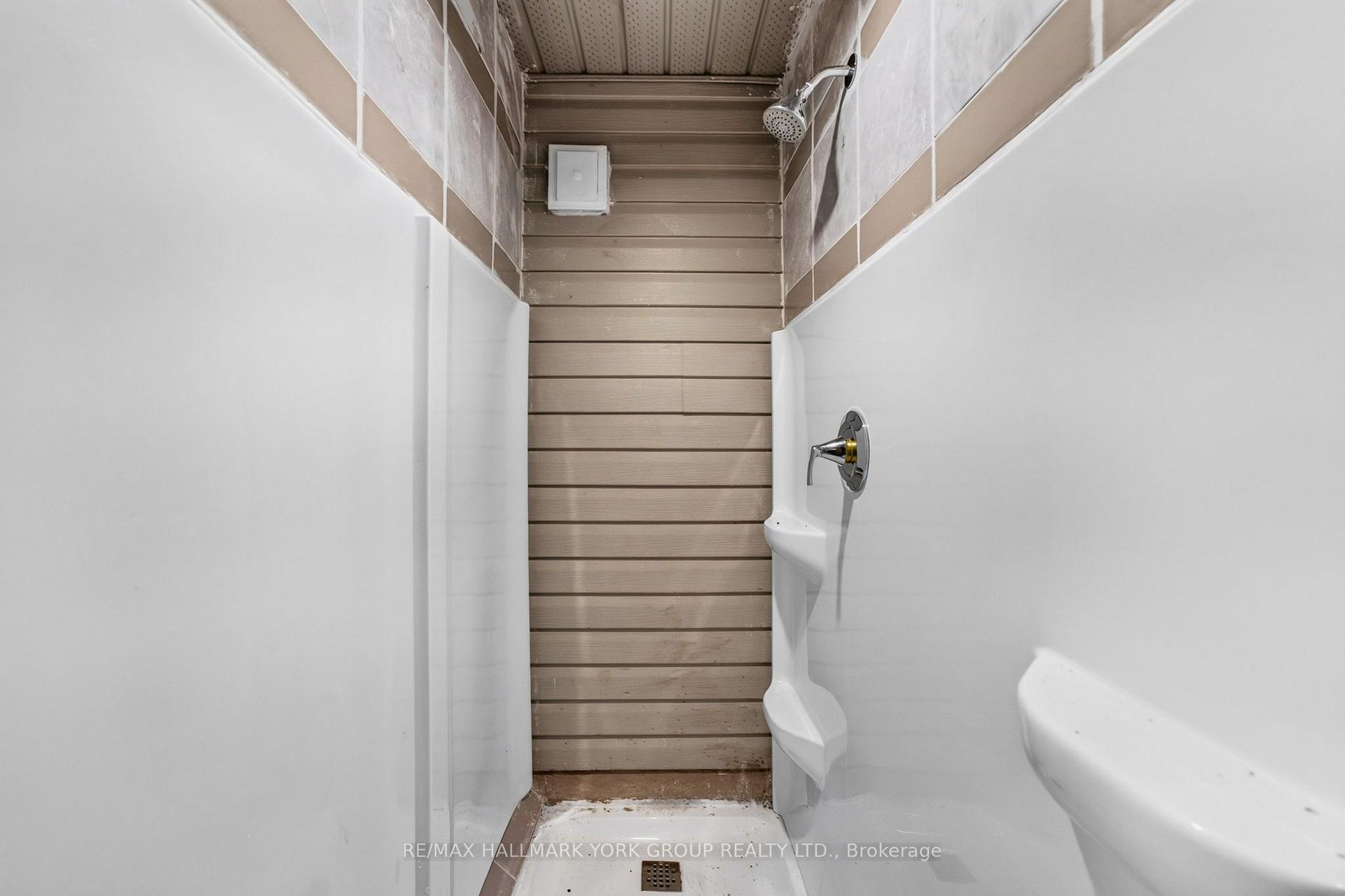 Photo 24 of 815 Lagoon Drive, Georgina, Historic Lakeshore Communities — HOMEH