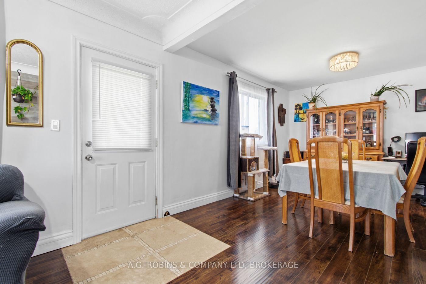 Photo 3 of 54 Clifford Avenue, Welland, Broadway — HOMEH