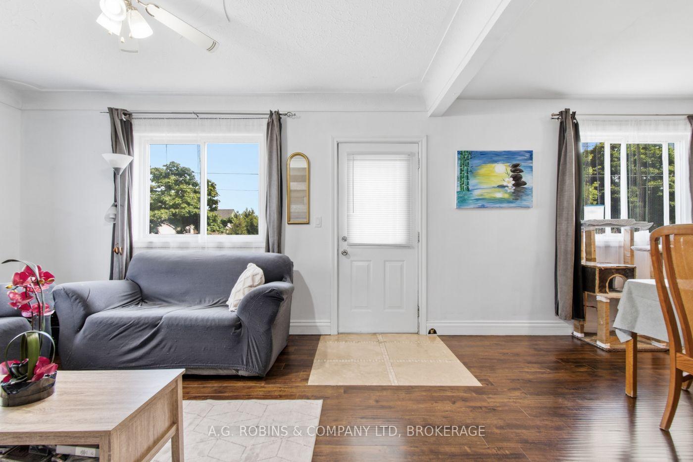 Photo 4 of 54 Clifford Avenue, Welland, Broadway — HOMEH