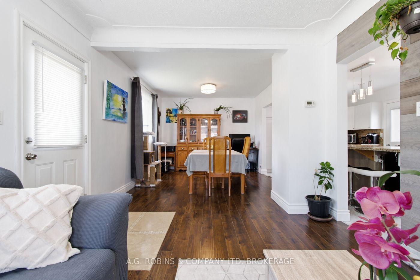 Photo 8 of 54 Clifford Avenue, Welland, Broadway — HOMEH