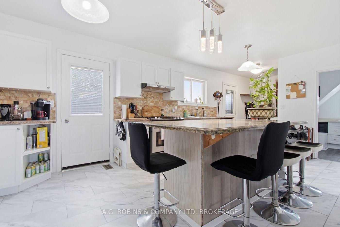 Photo 16 of 54 Clifford Avenue, Welland, Broadway — HOMEH