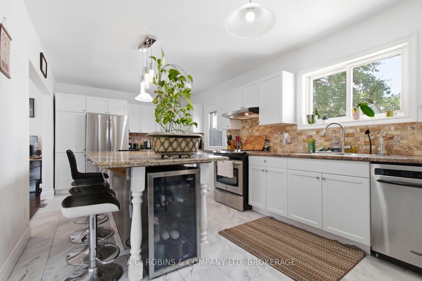 Photo 17 of 54 Clifford Avenue, Welland, Broadway — HOMEH