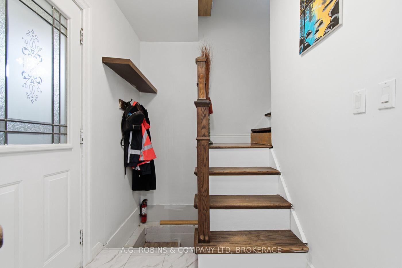 Photo 23 of 54 Clifford Avenue, Welland, Broadway — HOMEH