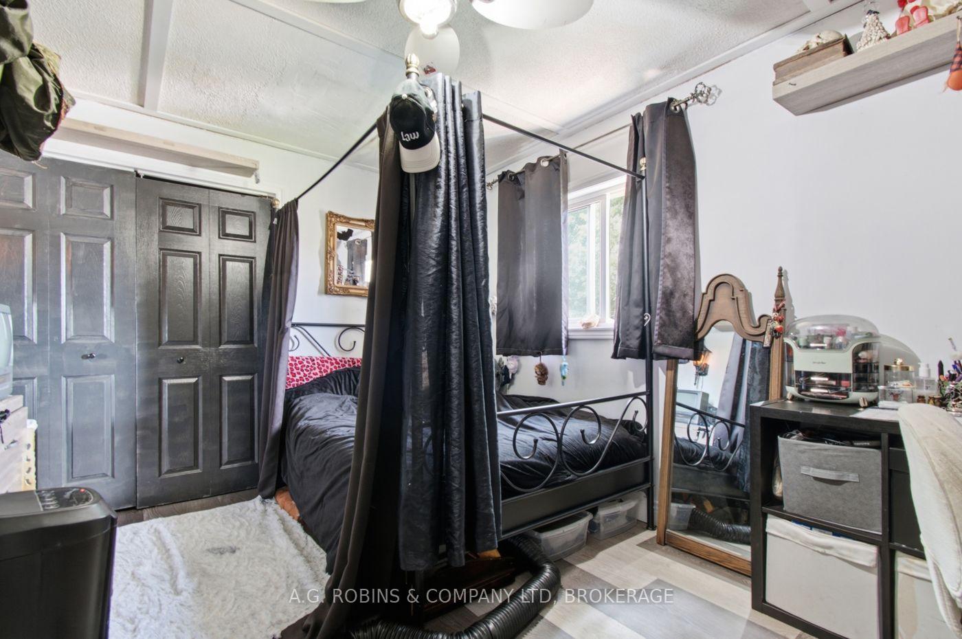 Photo 26 of 54 Clifford Avenue, Welland, Broadway — HOMEH