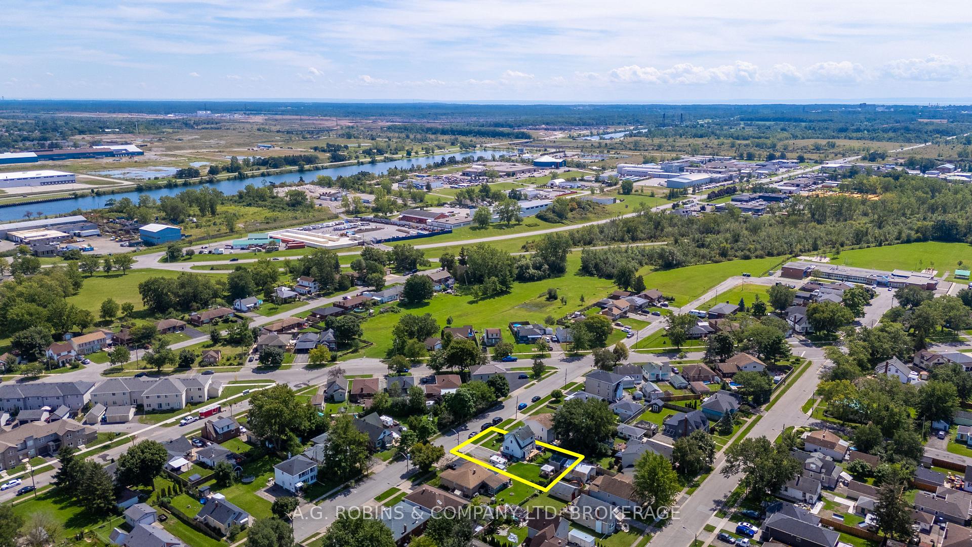 Photo 37 of 54 Clifford Avenue, Welland, Broadway — HOMEH