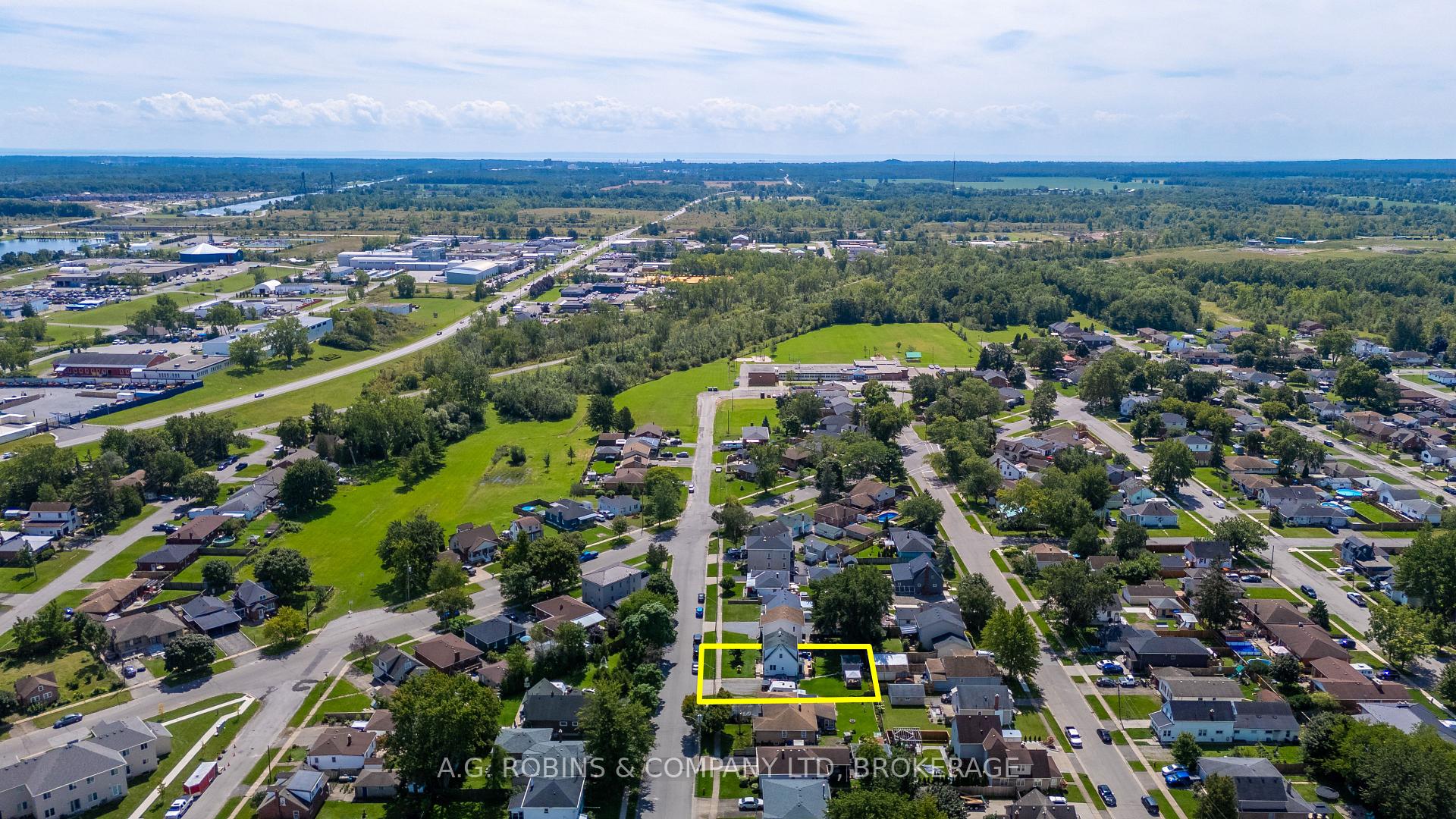 Photo 38 of 54 Clifford Avenue, Welland, Broadway — HOMEH