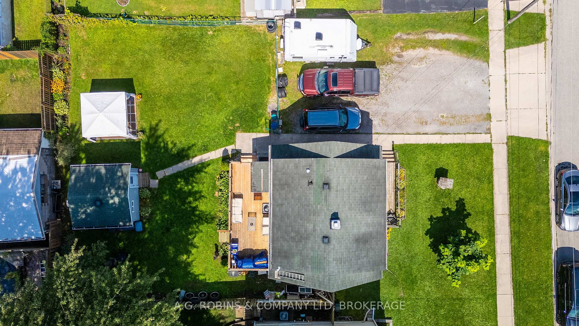 Photo 40 of 54 Clifford Avenue, Welland, Broadway — HOMEH