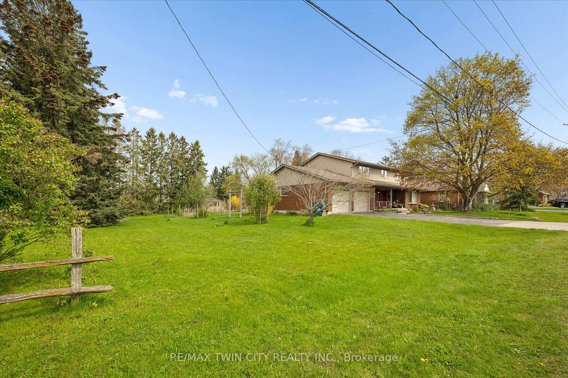 Photo 4 of 146 Carson Drive, Kitchener, Grand River North — HOMEH
