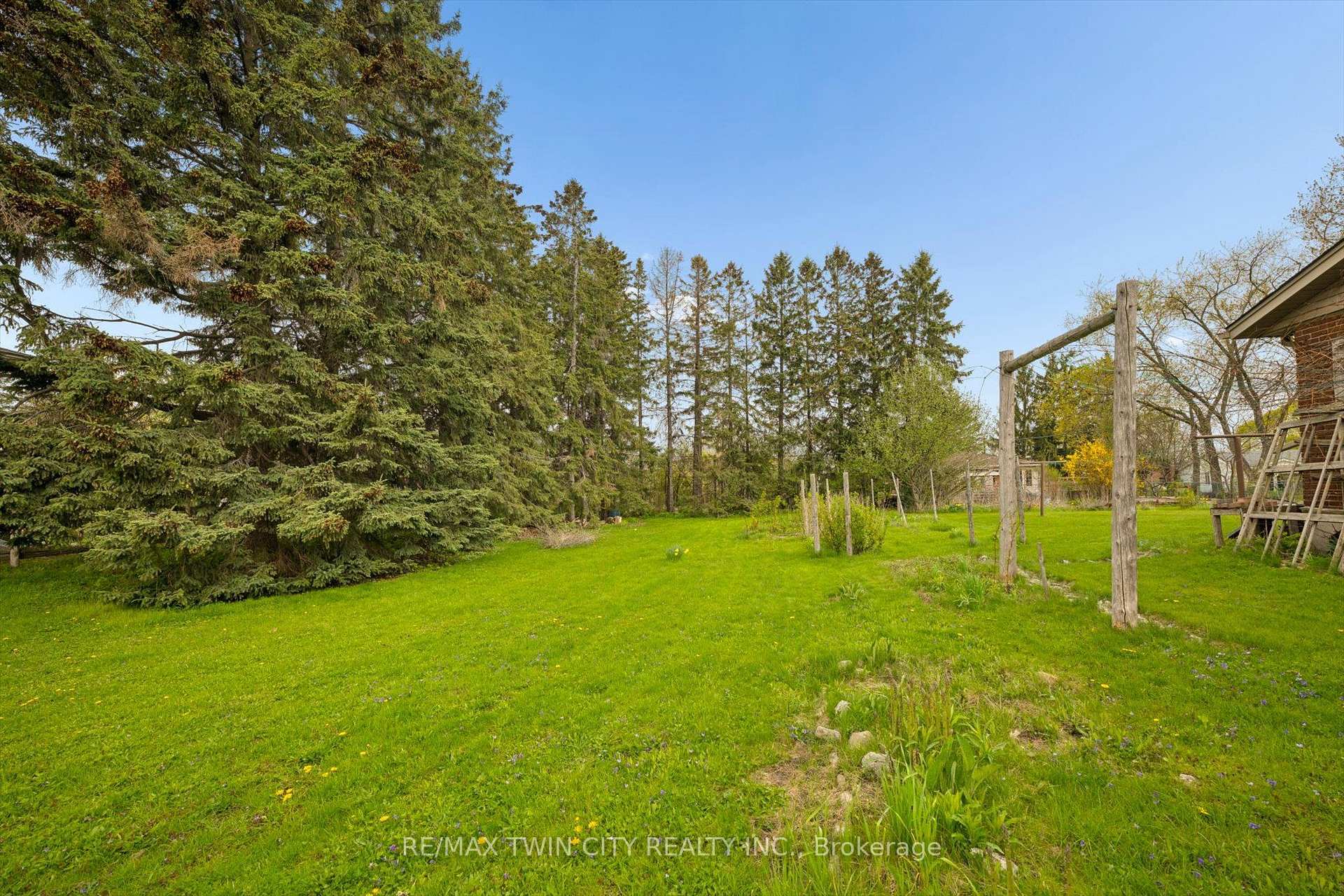 Photo 6 of 146 Carson Drive, Kitchener, Grand River North — HOMEH