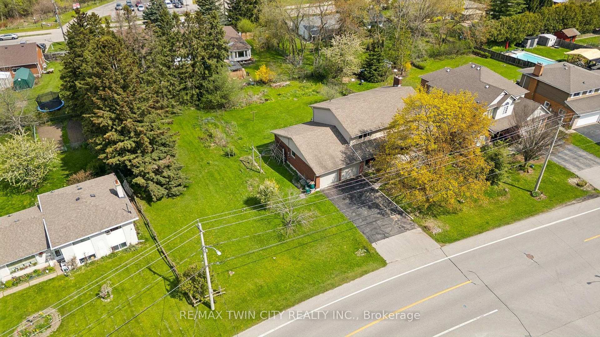Photo 8 of 146 Carson Drive, Kitchener, Grand River North — HOMEH