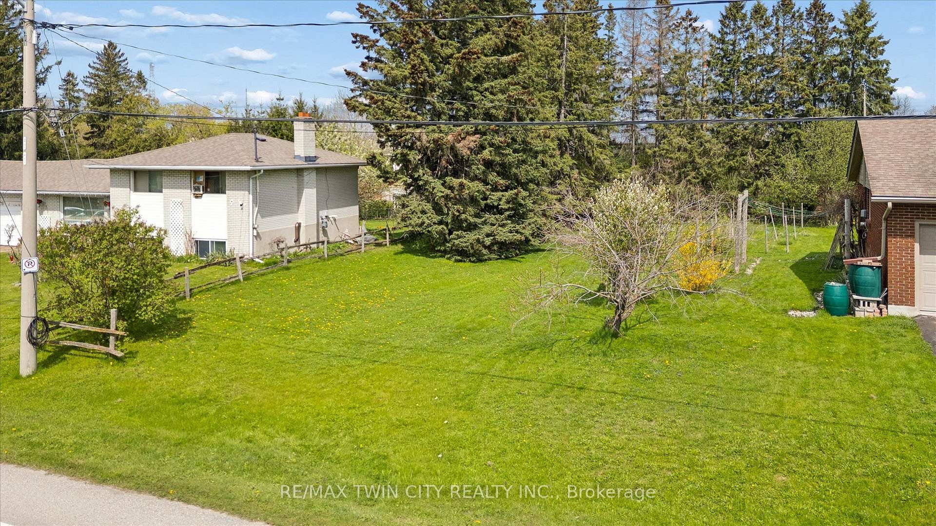 Photo 9 of 146 Carson Drive, Kitchener, Grand River North — HOMEH