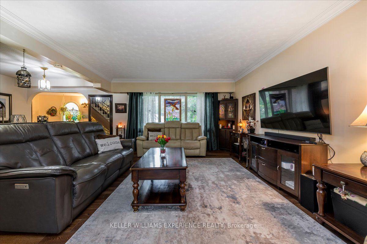 Photo 6 of 298 Seventh Street, Midland — HOMEH
