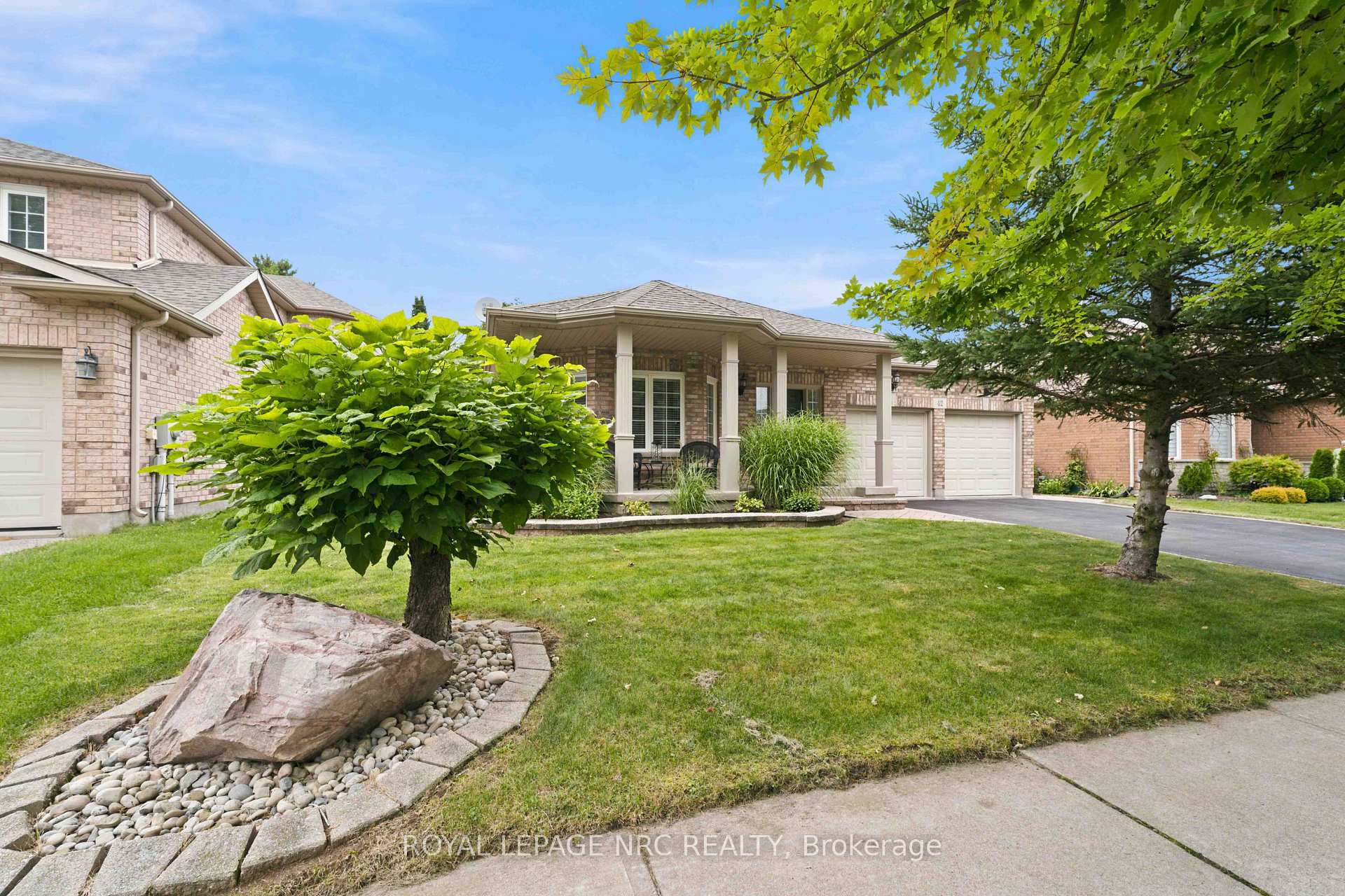 Photo 2 of 42 Loretta Drive, Niagara-on-the-Lake, Virgil — HOMEH