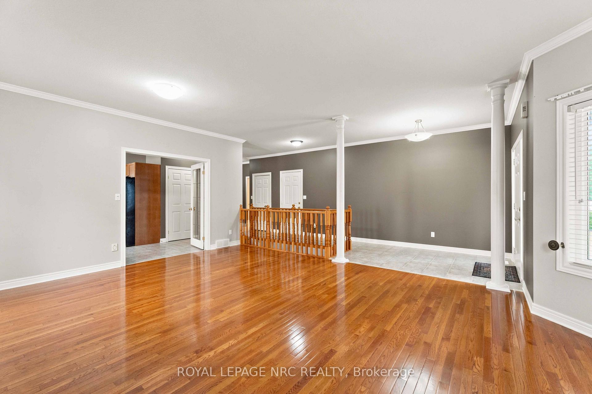 Photo 9 of 42 Loretta Drive, Niagara-on-the-Lake, Virgil — HOMEH