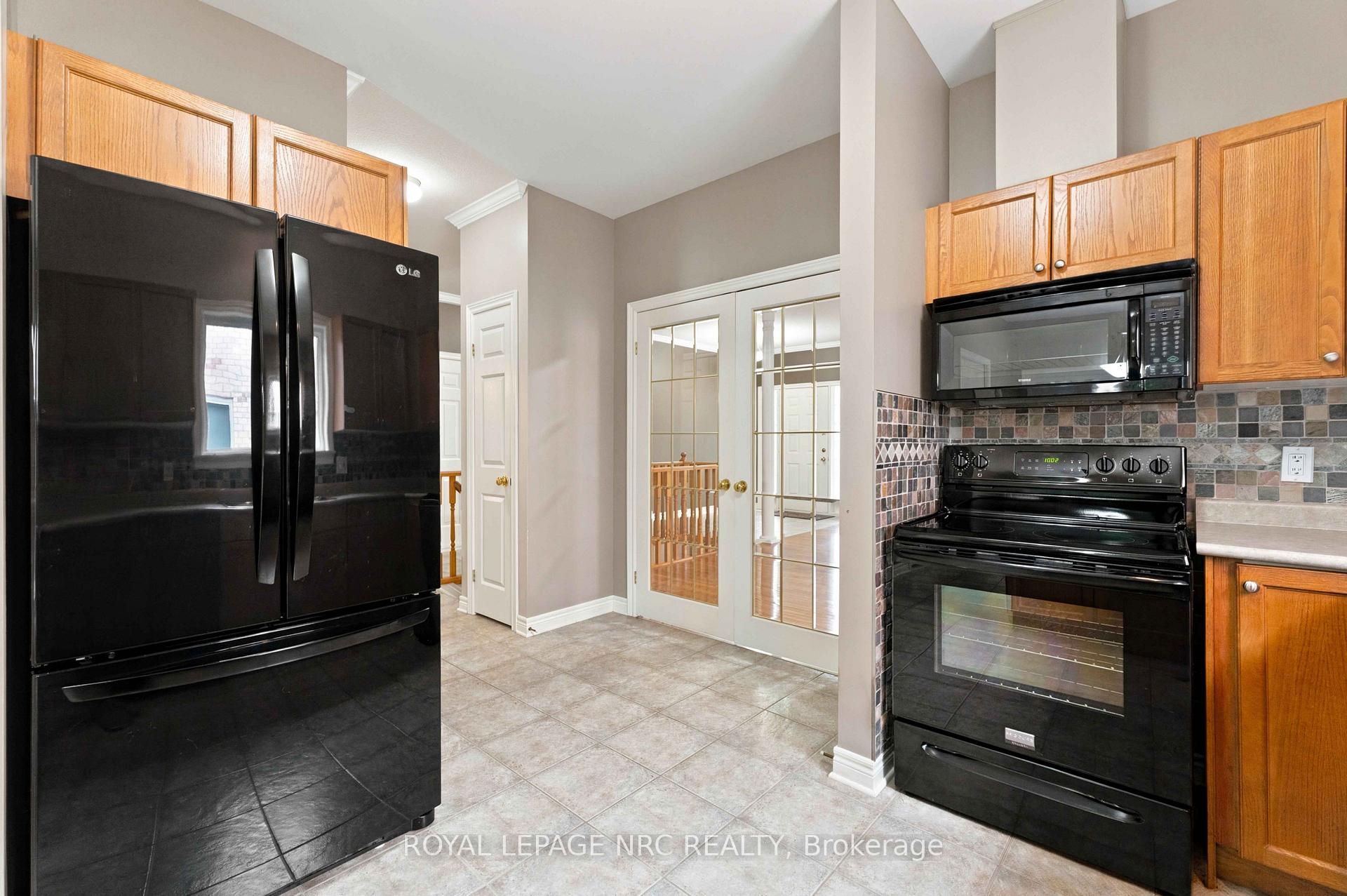 Photo 11 of 42 Loretta Drive, Niagara-on-the-Lake, Virgil — HOMEH
