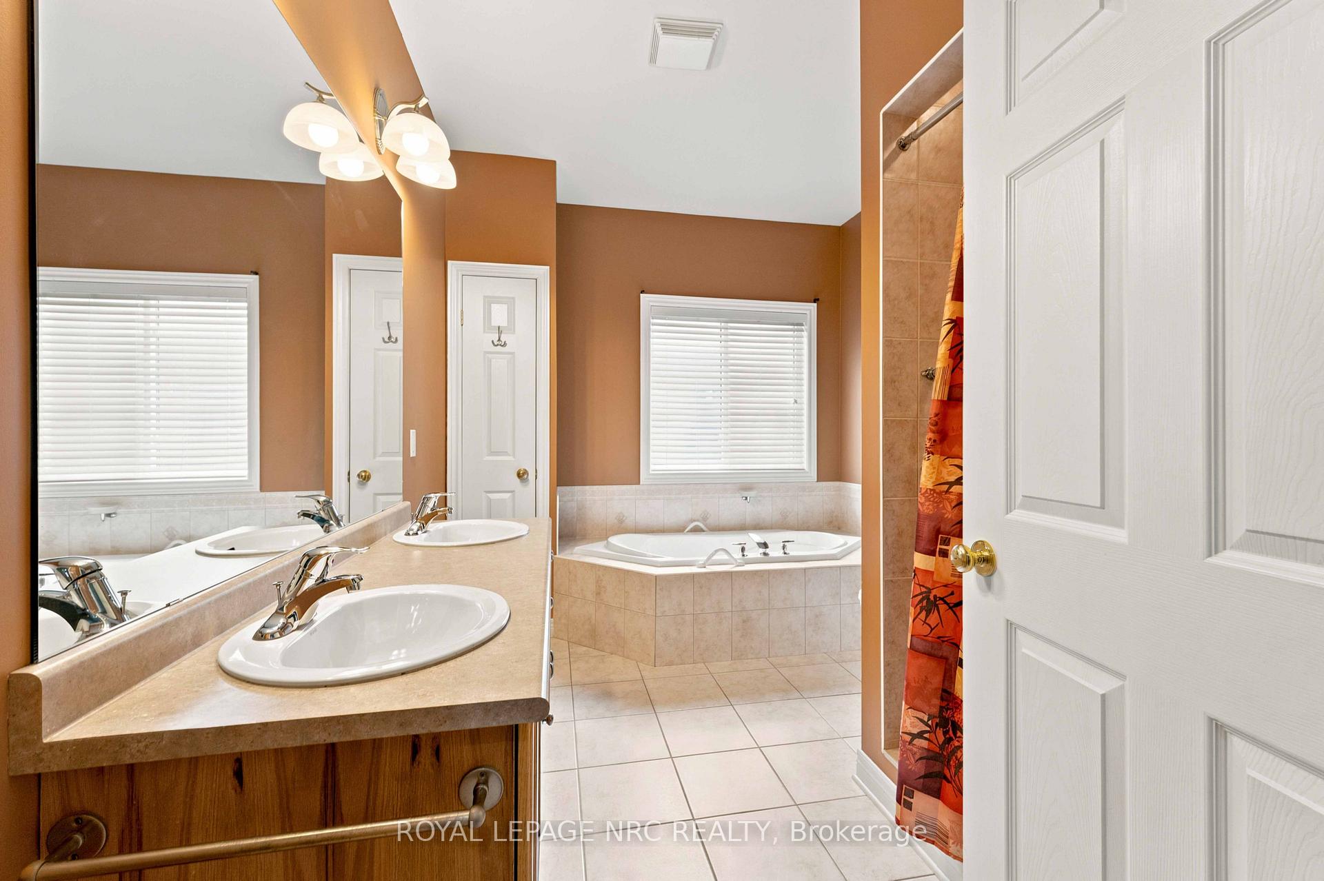 Photo 18 of 42 Loretta Drive, Niagara-on-the-Lake, Virgil — HOMEH