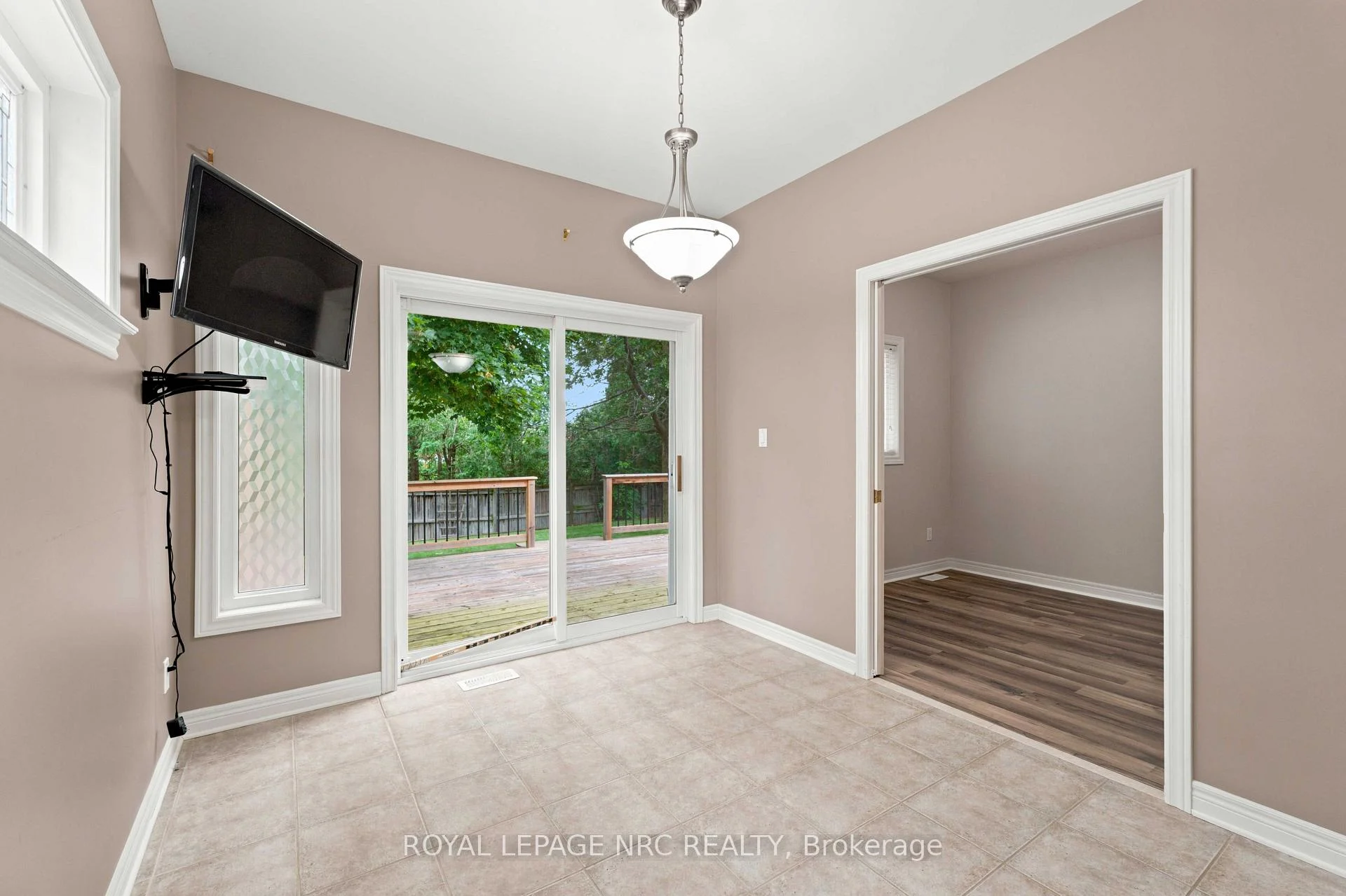 Photo 16 of 42 Loretta Drive, Niagara-on-the-Lake, Virgil — HOMEH