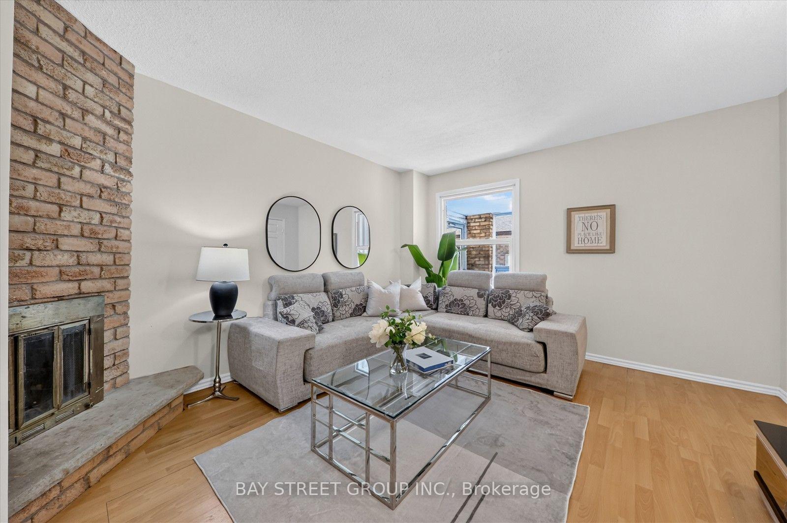 Photo 5 of 44 Maitland Avenue, Markham, Milliken Mills West — HOMEH