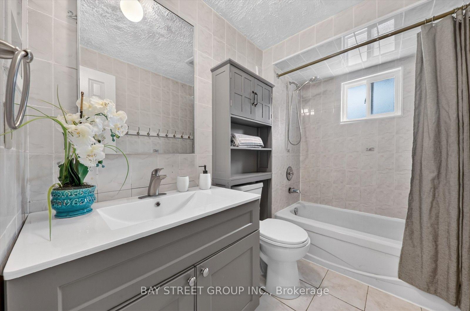Photo 28 of 44 Maitland Avenue, Markham, Milliken Mills West — HOMEH