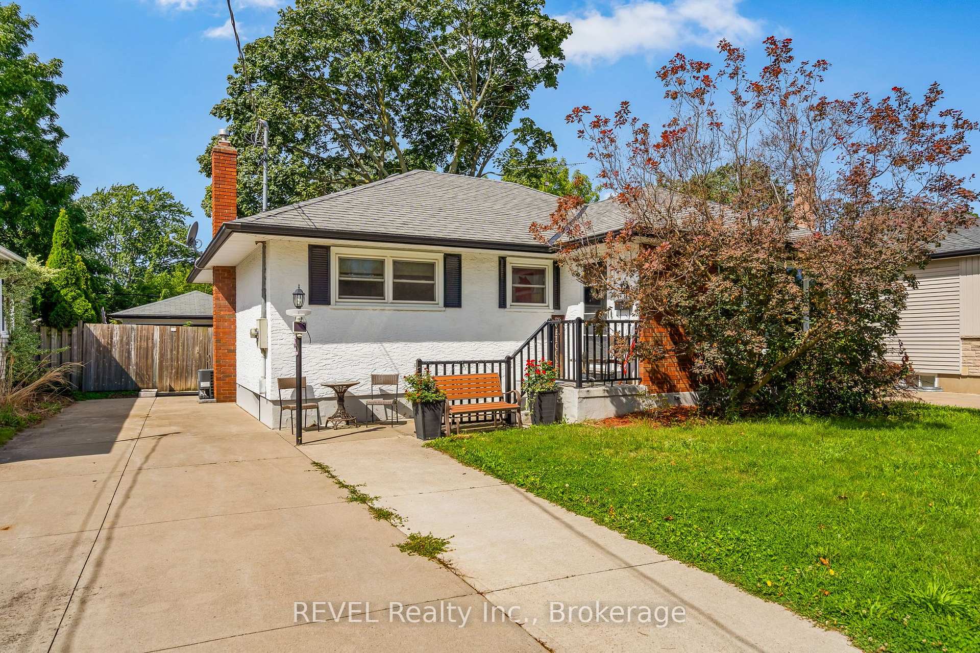 Photo 1 of 15 Duncan Drive, St. Catharines, Vine/Linwell — HOMEH
