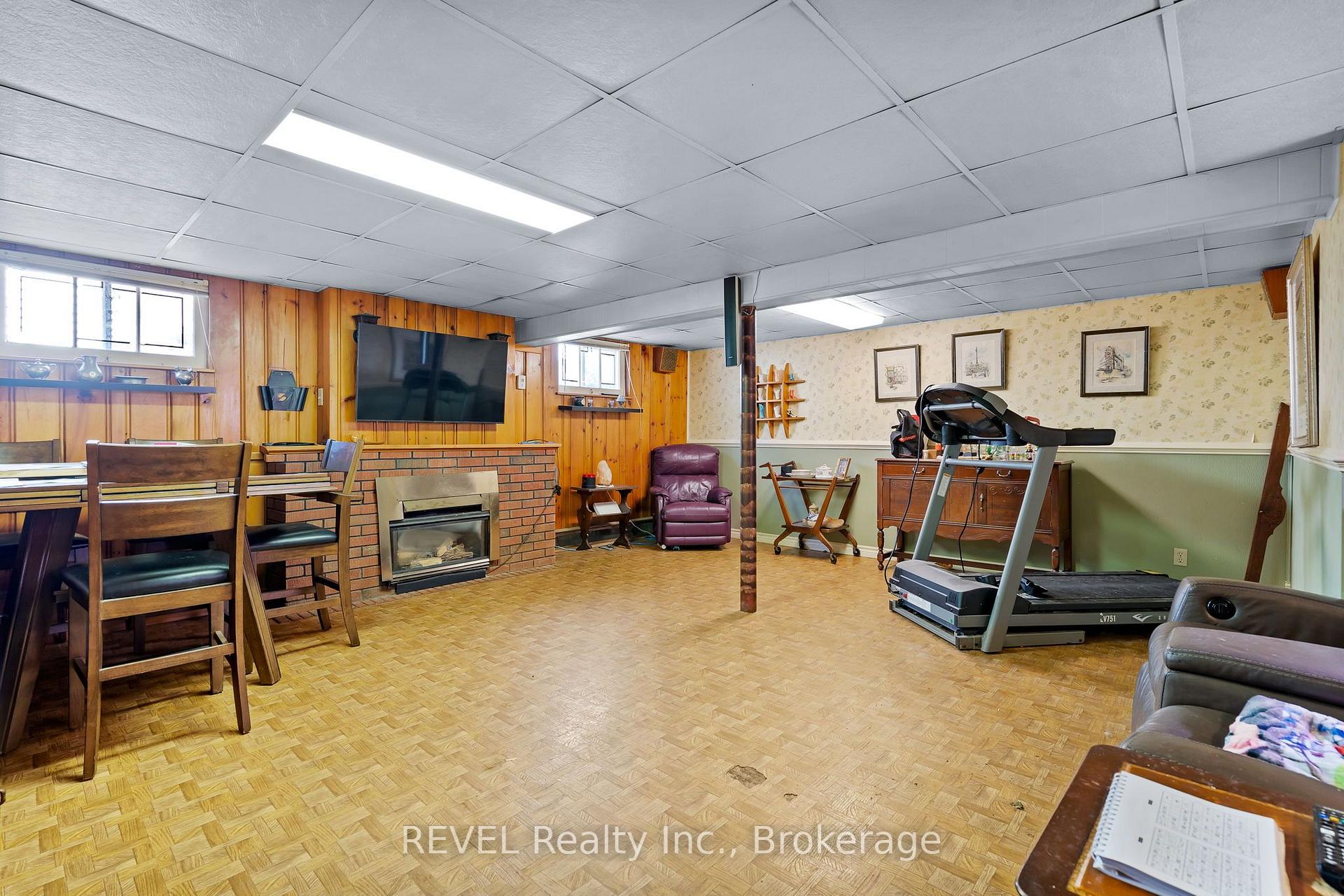 Photo 13 of 15 Duncan Drive, St. Catharines, Vine/Linwell — HOMEH