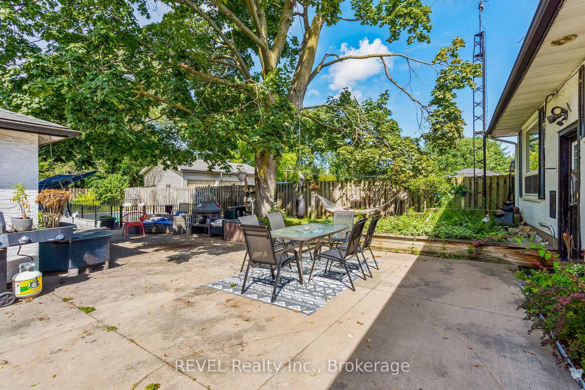 Photo 20 of 15 Duncan Drive, St. Catharines, Vine/Linwell — HOMEH
