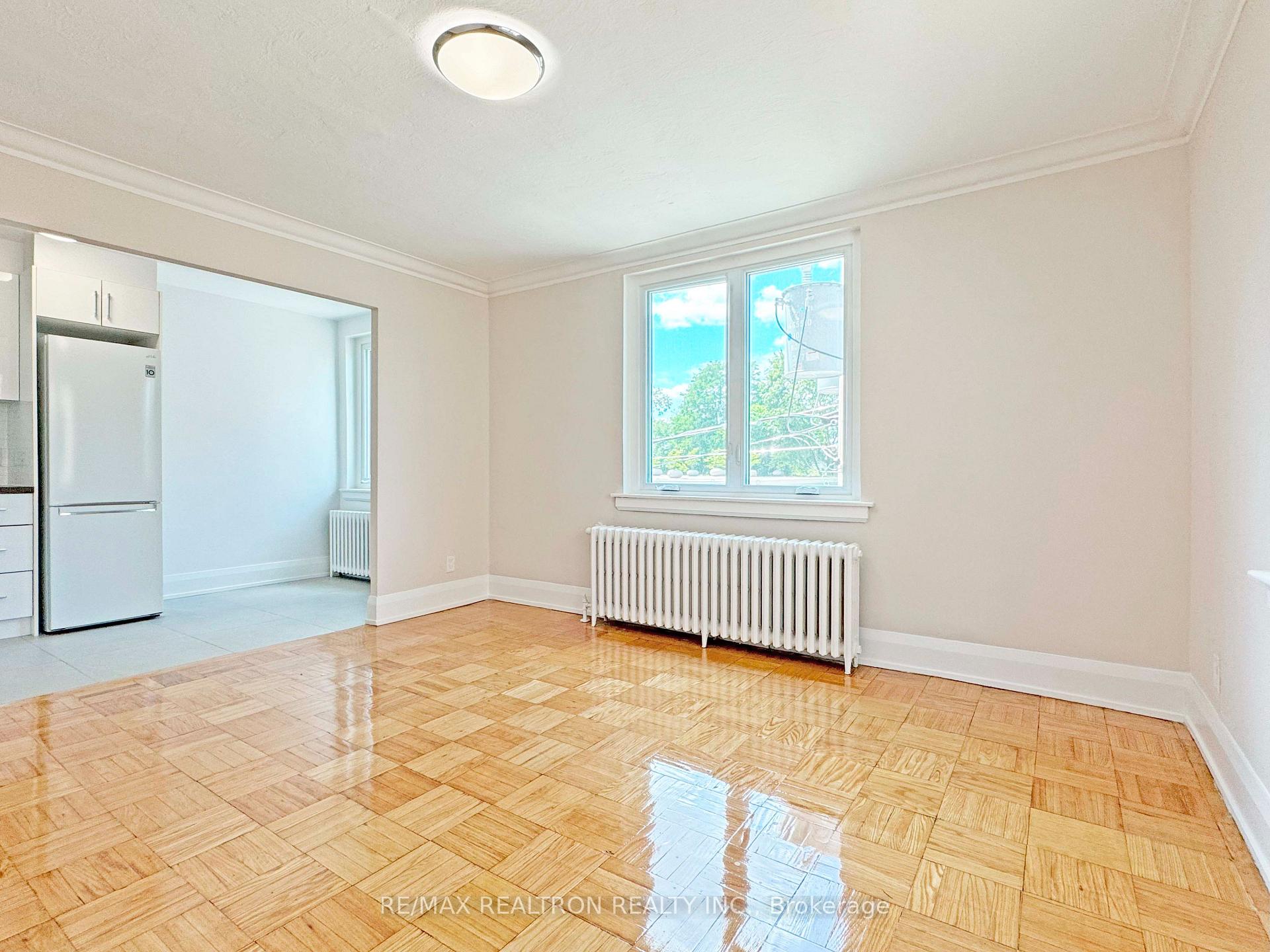 Photo 4 of Unit 318, 396 Avenue Road, Toronto, Casa Loma — HOMEH