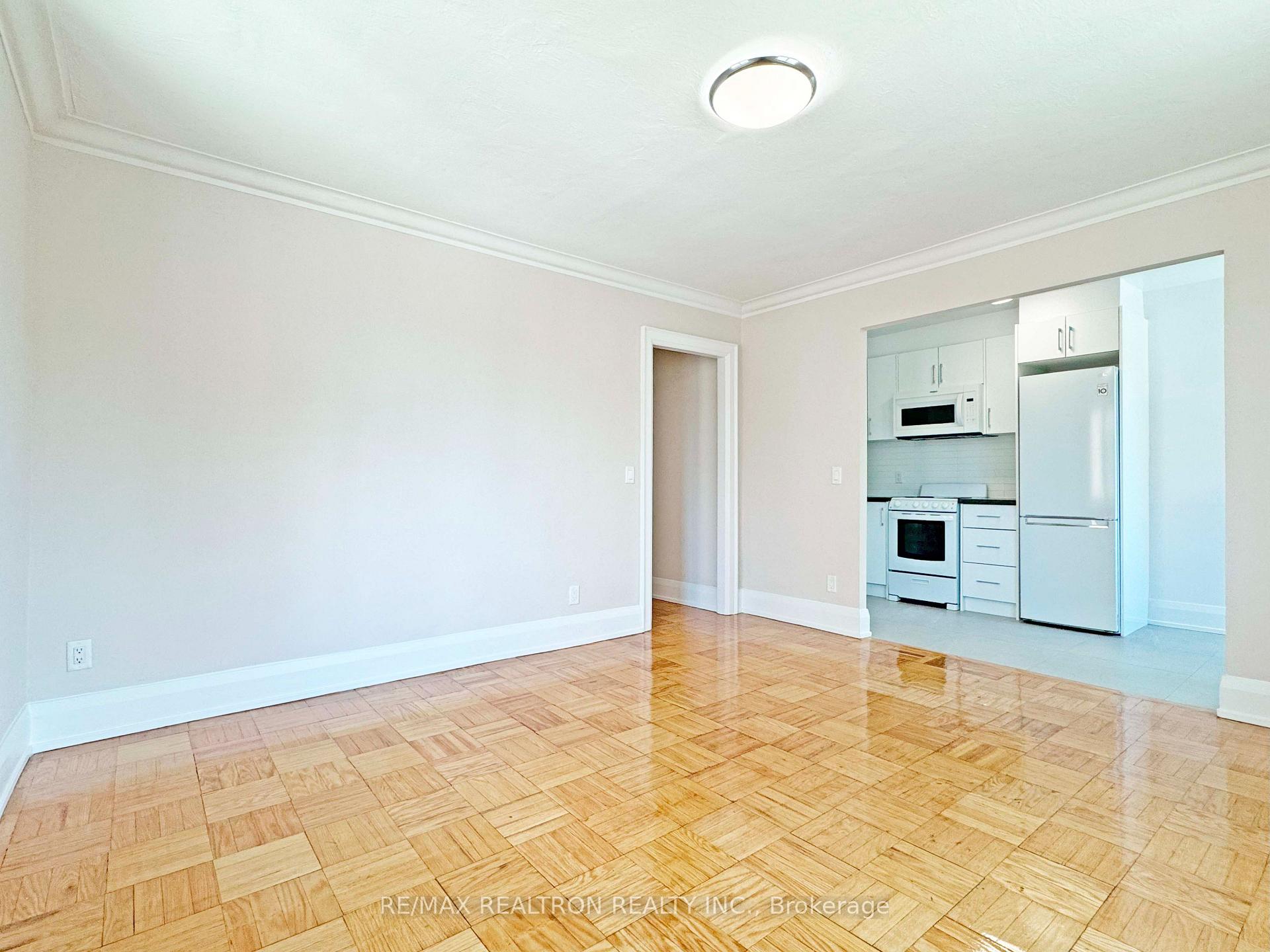 Photo 9 of Unit 318, 396 Avenue Road, Toronto, Casa Loma — HOMEH