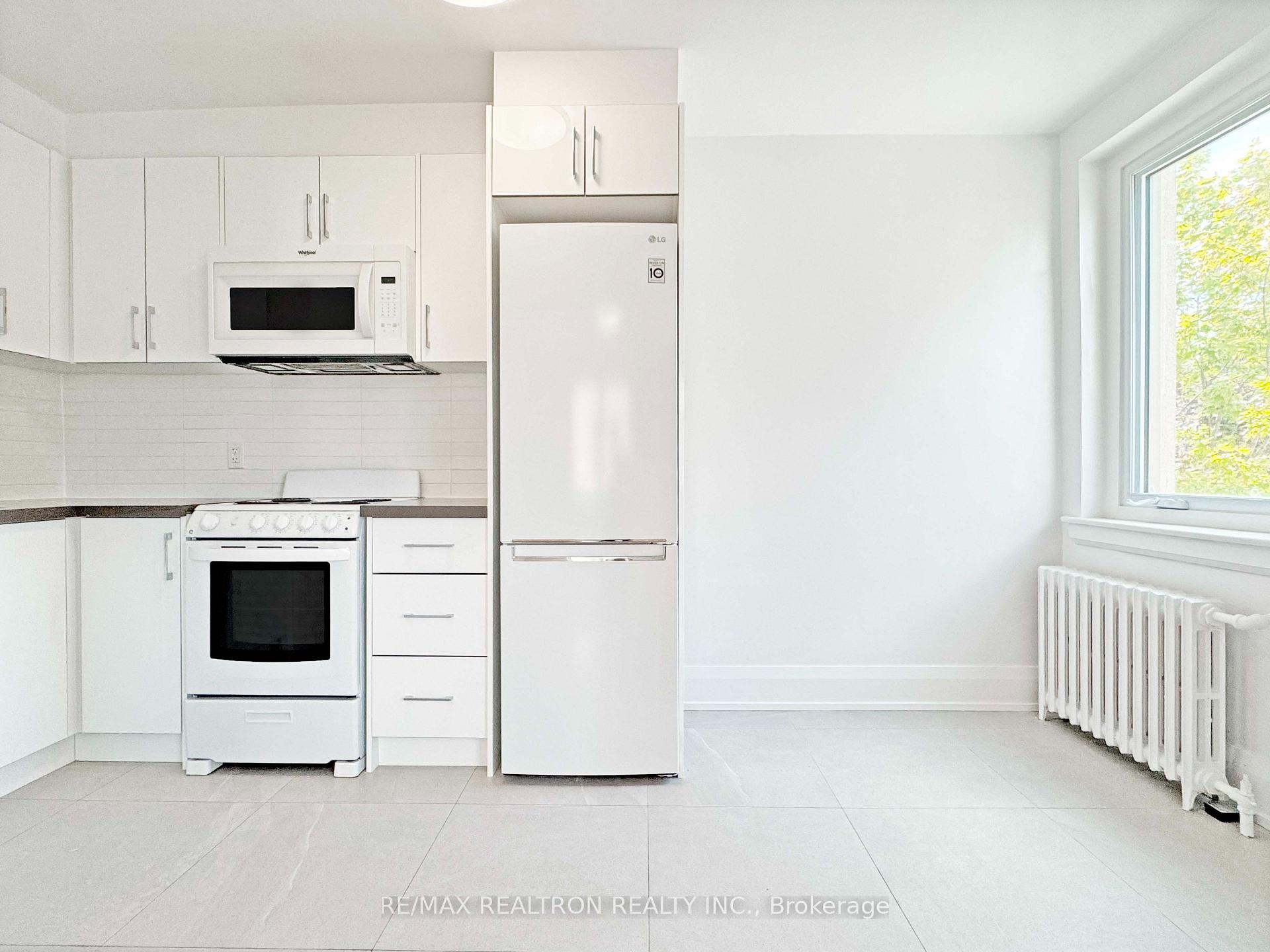 Photo 11 of Unit 318, 396 Avenue Road, Toronto, Casa Loma — HOMEH