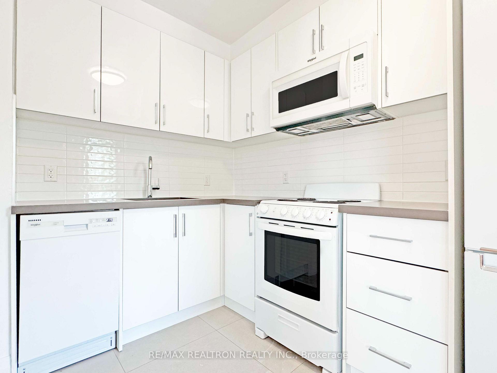 Photo 12 of Unit 318, 396 Avenue Road, Toronto, Casa Loma — HOMEH