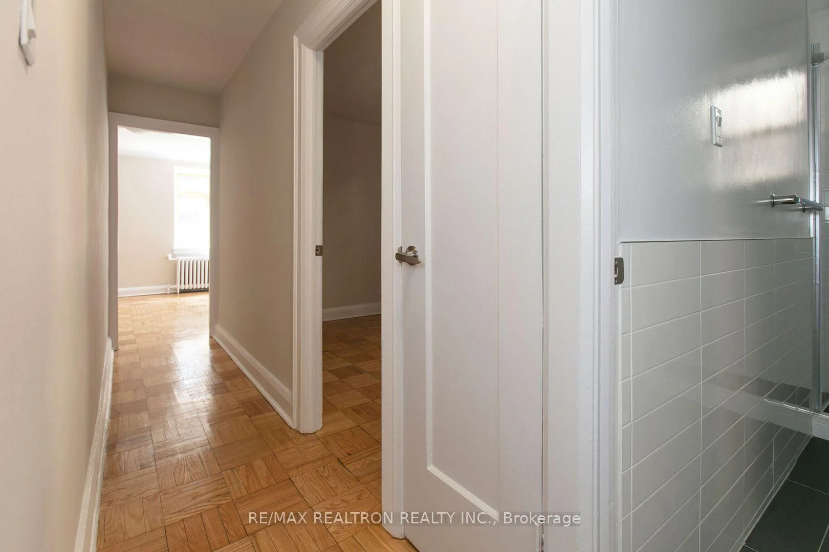 Photo 5 of Unit 318, 396 Avenue Road, Toronto, Casa Loma — HOMEH