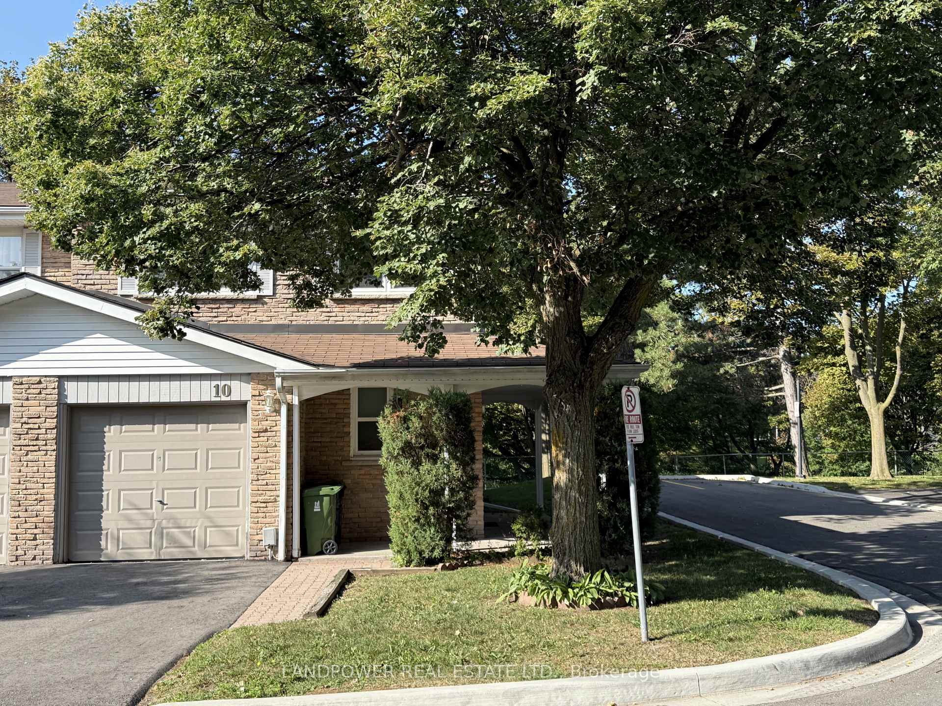 Front of Unit 10, 55 Brimwood Boulevard