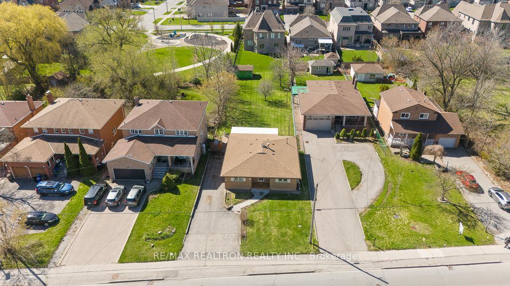 Photo 1 of 163 Elgin Mills Road W, Richmond Hill, Mill Pond — HOMEH