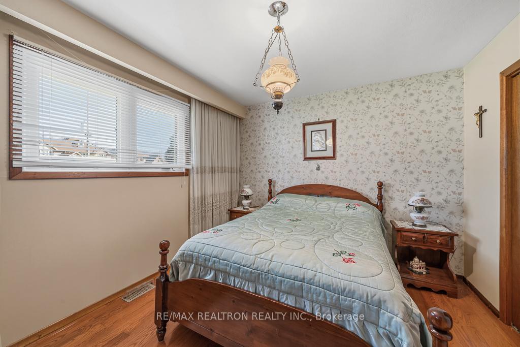 Photo 17 of 163 Elgin Mills Road W, Richmond Hill, Mill Pond — HOMEH