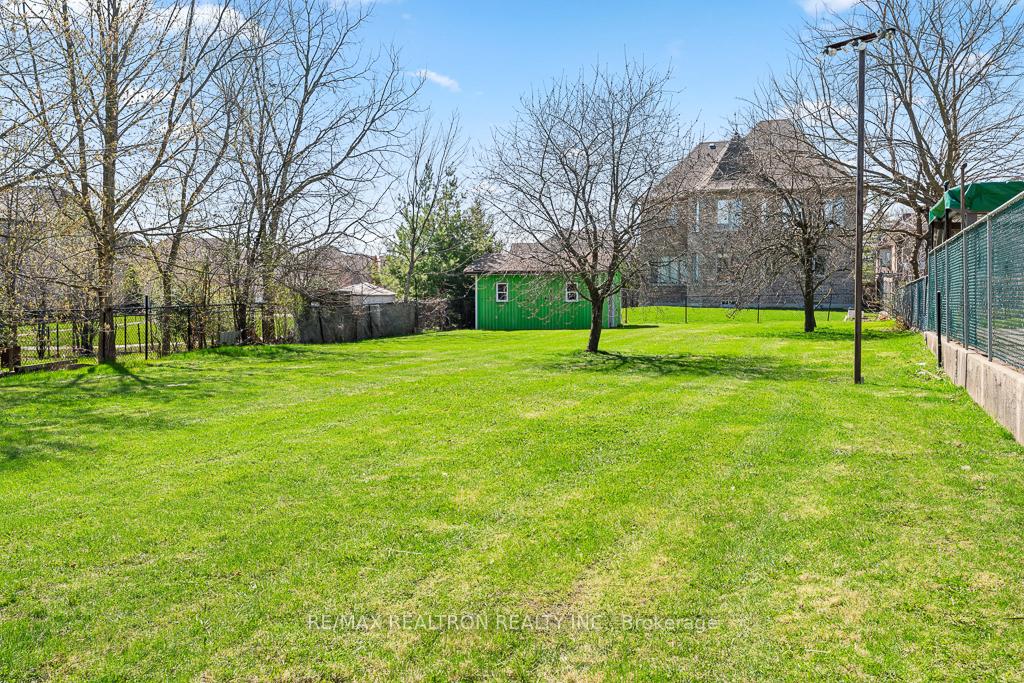 Photo 29 of 163 Elgin Mills Road W, Richmond Hill, Mill Pond — HOMEH