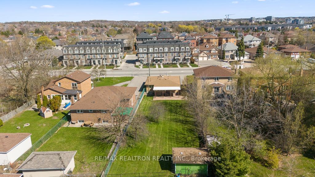 Photo 30 of 163 Elgin Mills Road W, Richmond Hill, Mill Pond — HOMEH