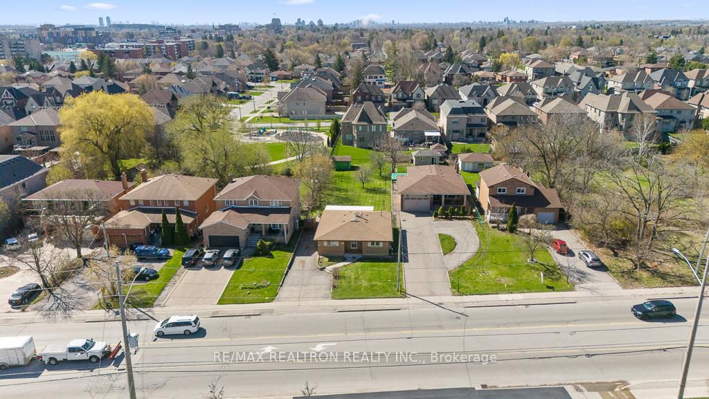 Photo 31 of 163 Elgin Mills Road W, Richmond Hill, Mill Pond — HOMEH