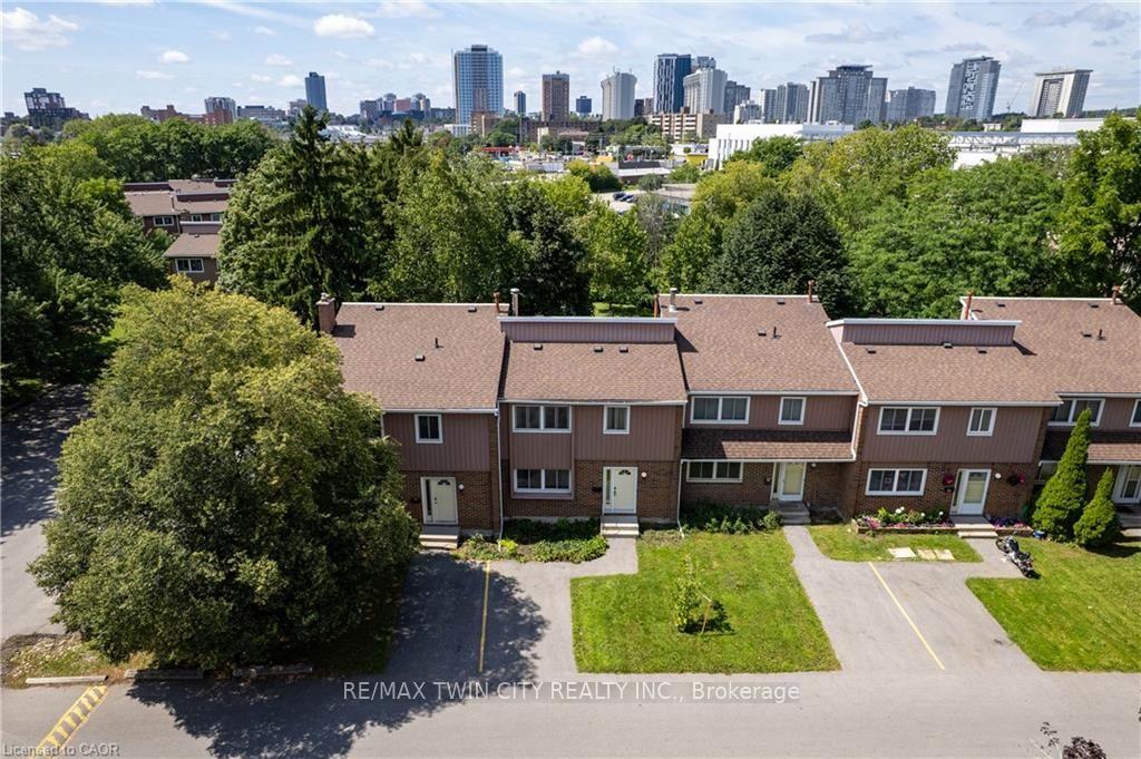 Photo 1 of Unit 80, 121 University Avenue E, Waterloo, Lincoln Heights — HOMEH