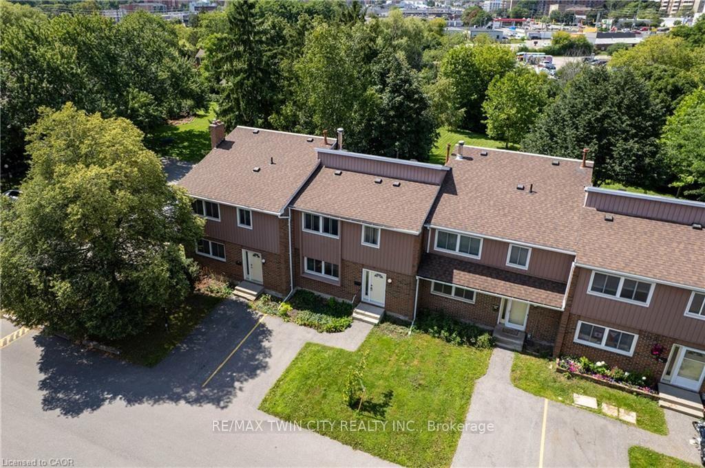 Photo 2 of Unit 80, 121 University Avenue E, Waterloo, Lincoln Heights — HOMEH