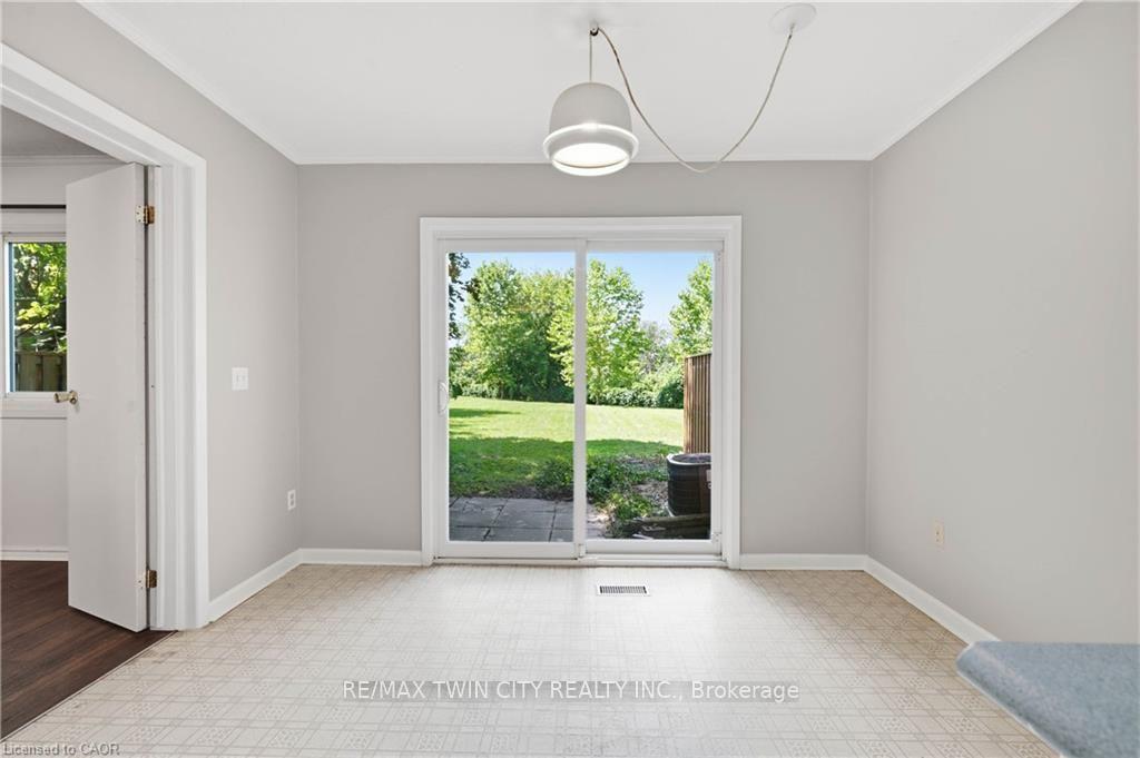Photo 9 of Unit 80, 121 University Avenue E, Waterloo, Lincoln Heights — HOMEH