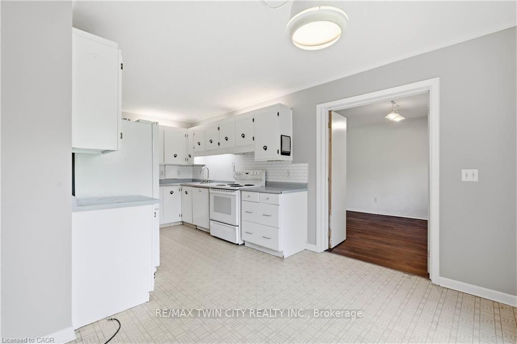 Photo 10 of Unit 80, 121 University Avenue E, Waterloo, Lincoln Heights — HOMEH