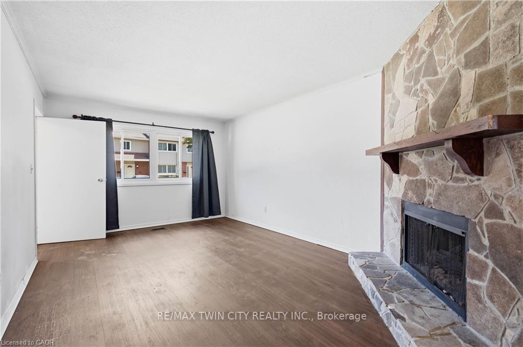 Photo 13 of Unit 80, 121 University Avenue E, Waterloo, Lincoln Heights — HOMEH