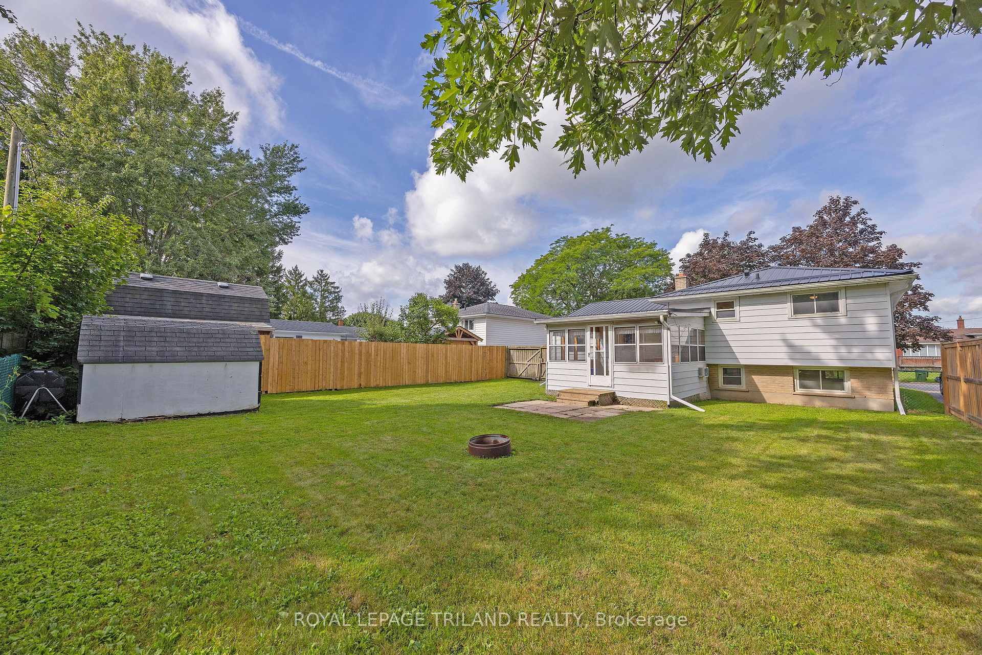 Photo 5 of 18 Laurier Road, St. Thomas — HOMEH