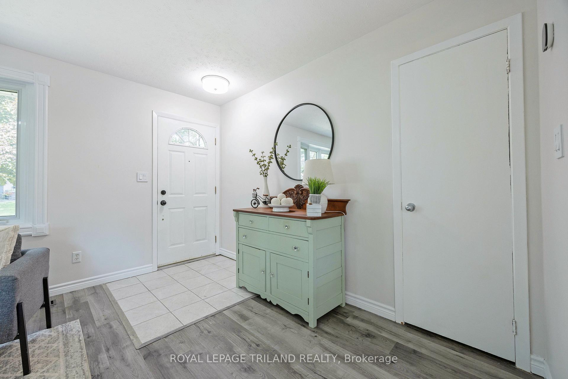 Photo 6 of 18 Laurier Road, St. Thomas — HOMEH