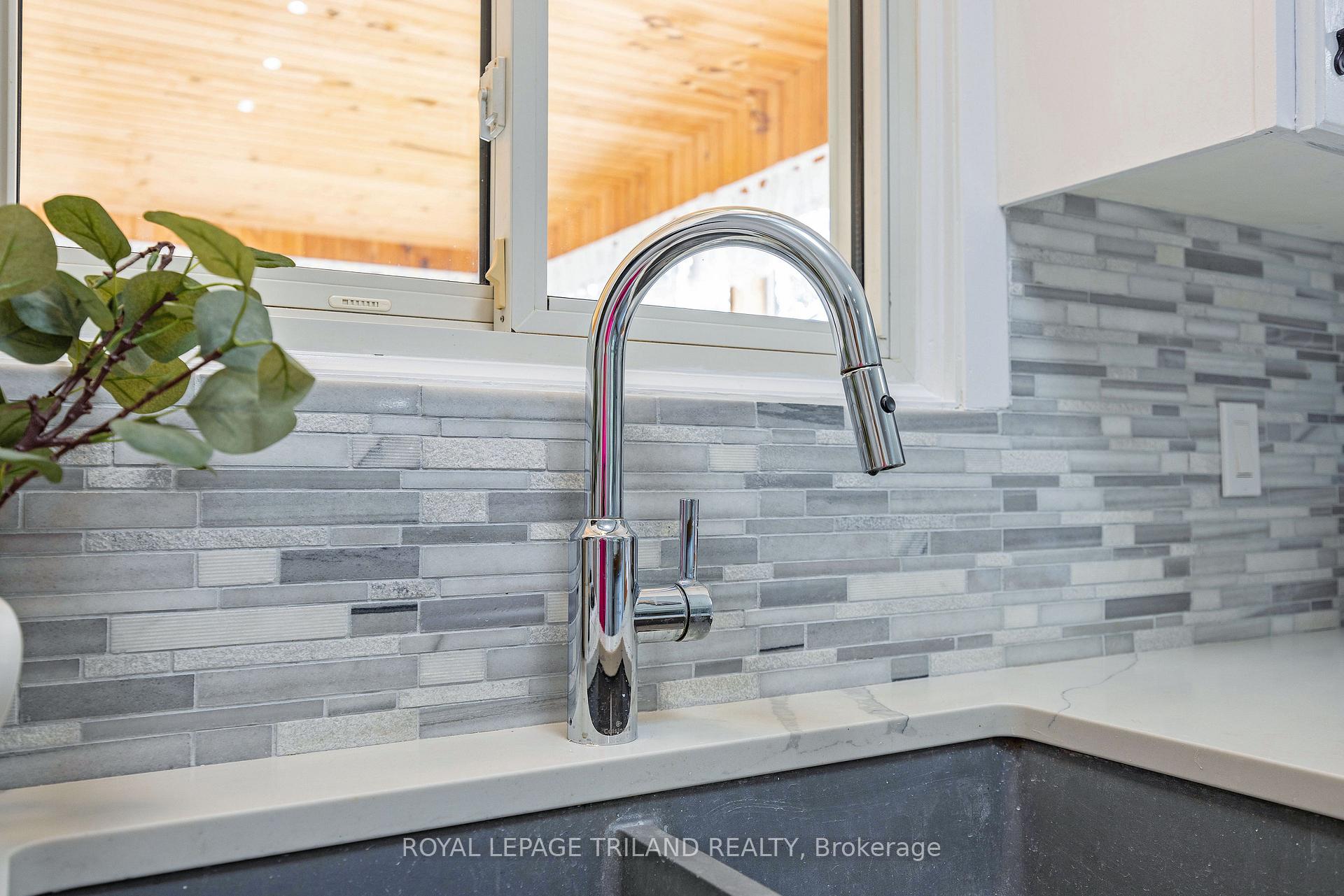 Photo 14 of 18 Laurier Road, St. Thomas — HOMEH